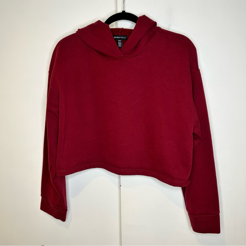Beyond Yoga Happiness Cropped Hoodie In Burgundy